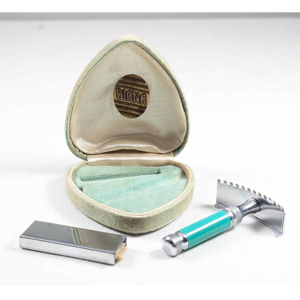 Vintage Diana travel razor in blue green heart shaped box, Robin eggs blue